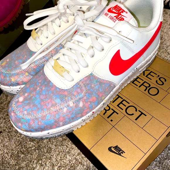 Nikes - Picture 2 of 3